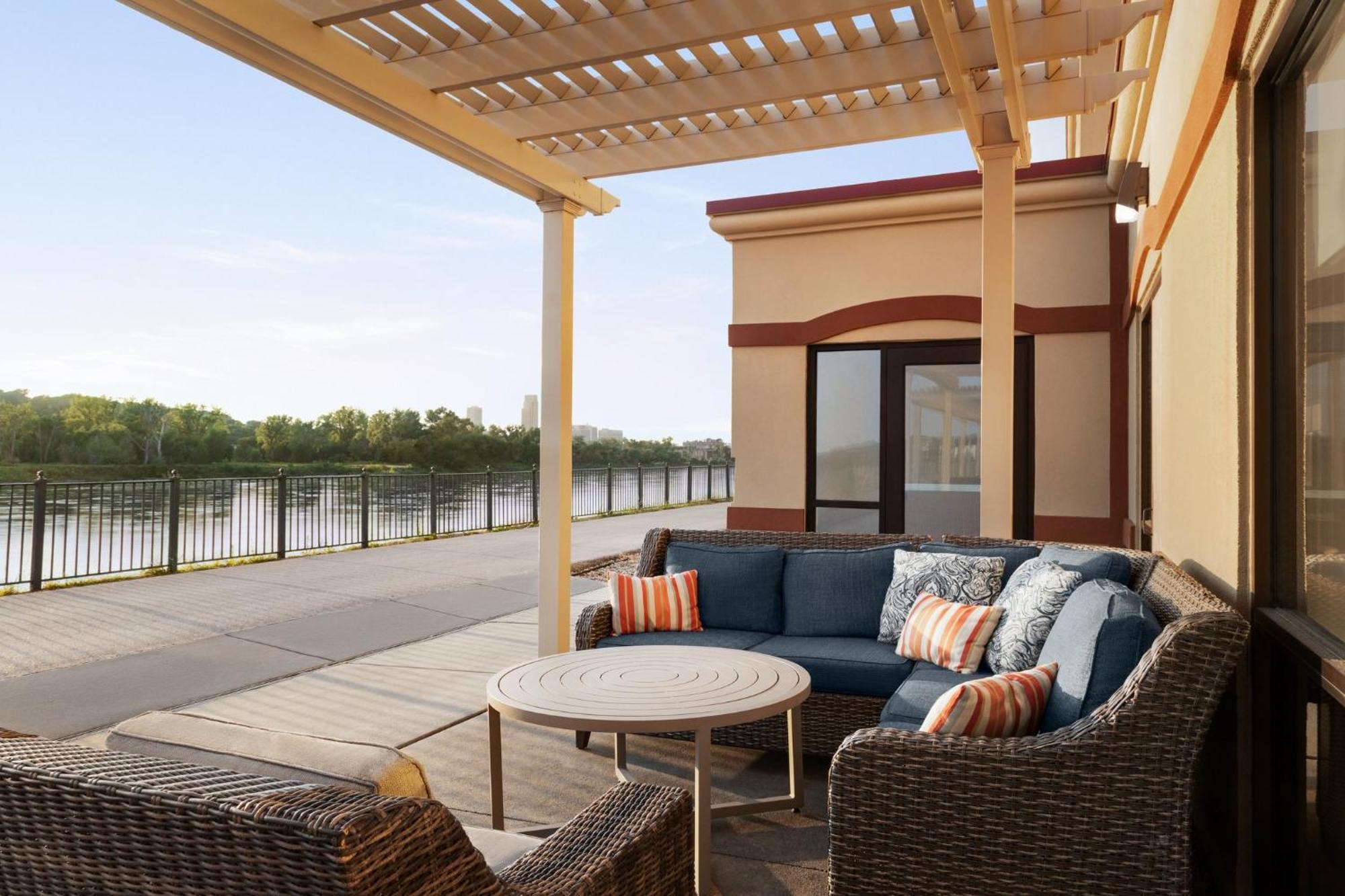 Holiday Inn Hotel & Suites Council Bluffs By Ihg Exterior foto